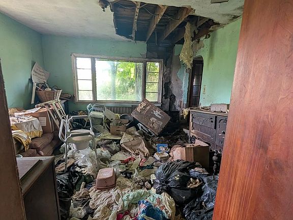 2nd image of 144 Miller Avenue