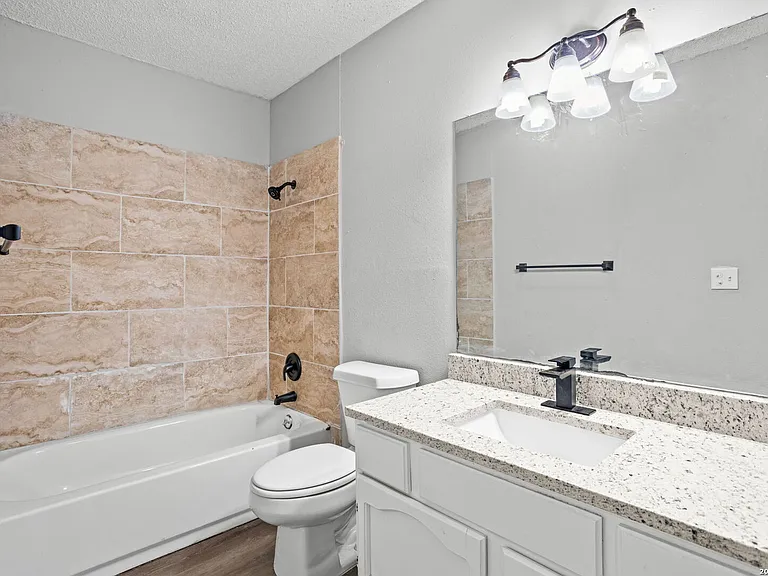 6814 Oldham — Photo 11