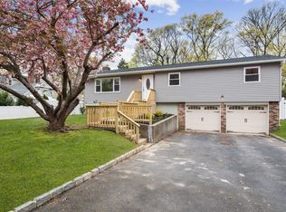 114 Elliot Ave, Lake Grove, NY 11755