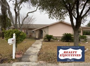 101 Rhonda St, Del Rio, TX 78840