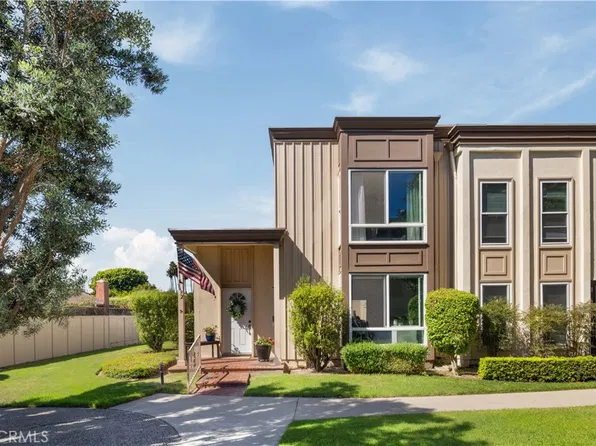 9692 Brookhaven Cir, Huntington Beach, CA 92646
