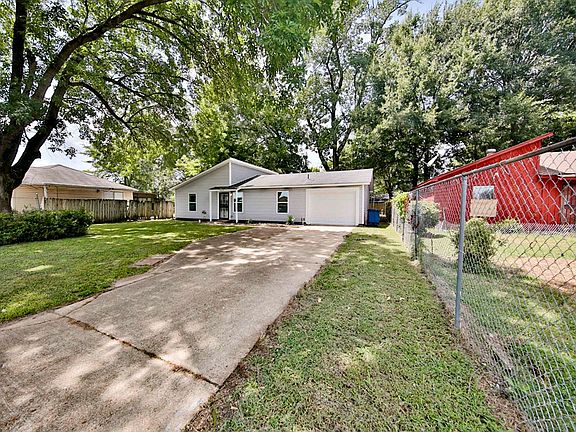 3rd image of 905 Mimosa Dr