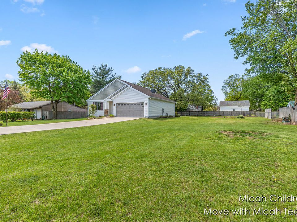 225 N G St, Trufant, MI 49347 Zillow