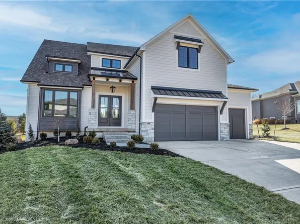 10711 W 142nd Ter, Overland Park, KS 66221