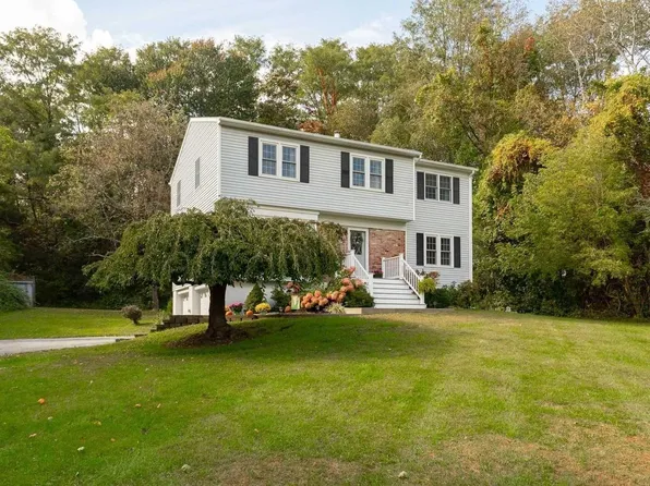 16 GRANDMOUR Drive, Red Hook, NY 12571