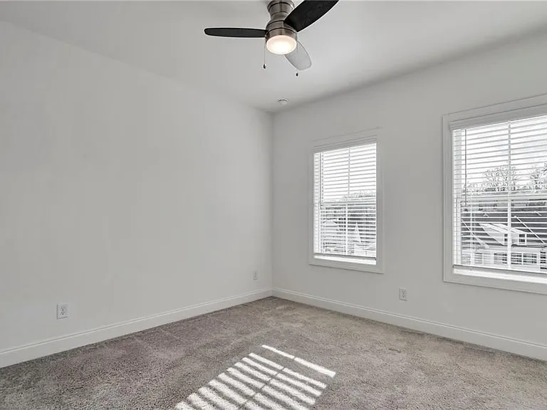 1115 Larkin Dr — Photo 15