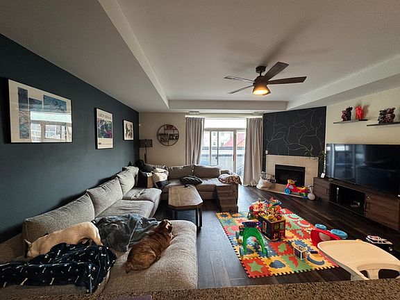 5th image of 2307 W Wolfram St APT 214