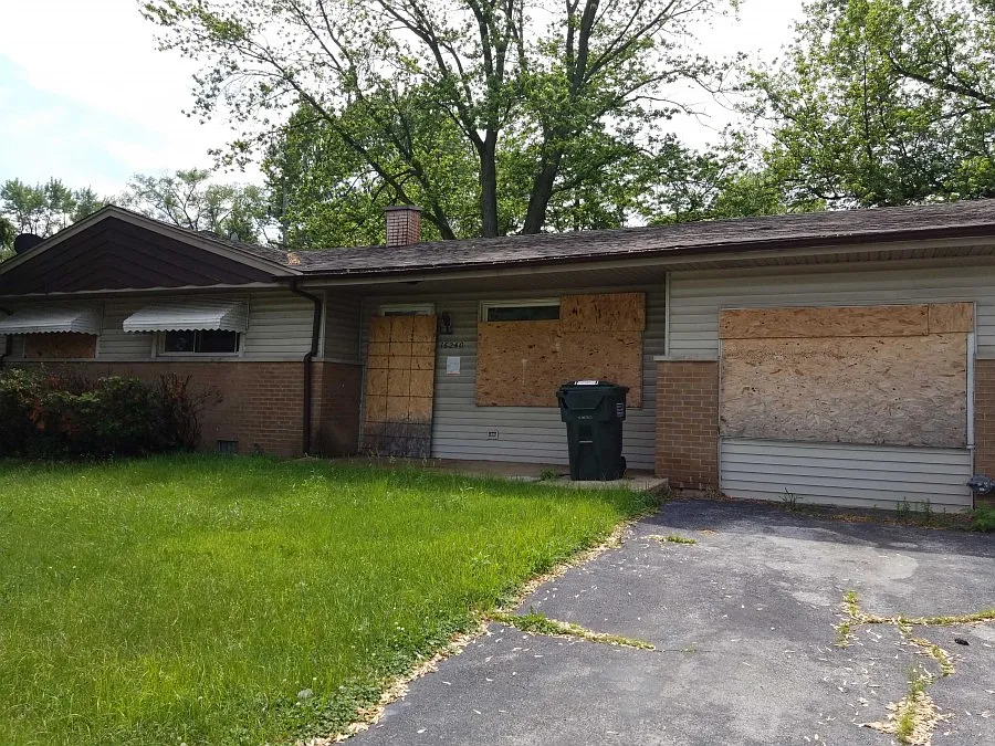 16240 Kedzie Ave photo 1