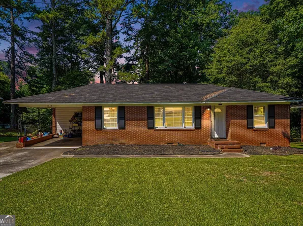 1337 Greenview Dr, Griffin, GA 30224
