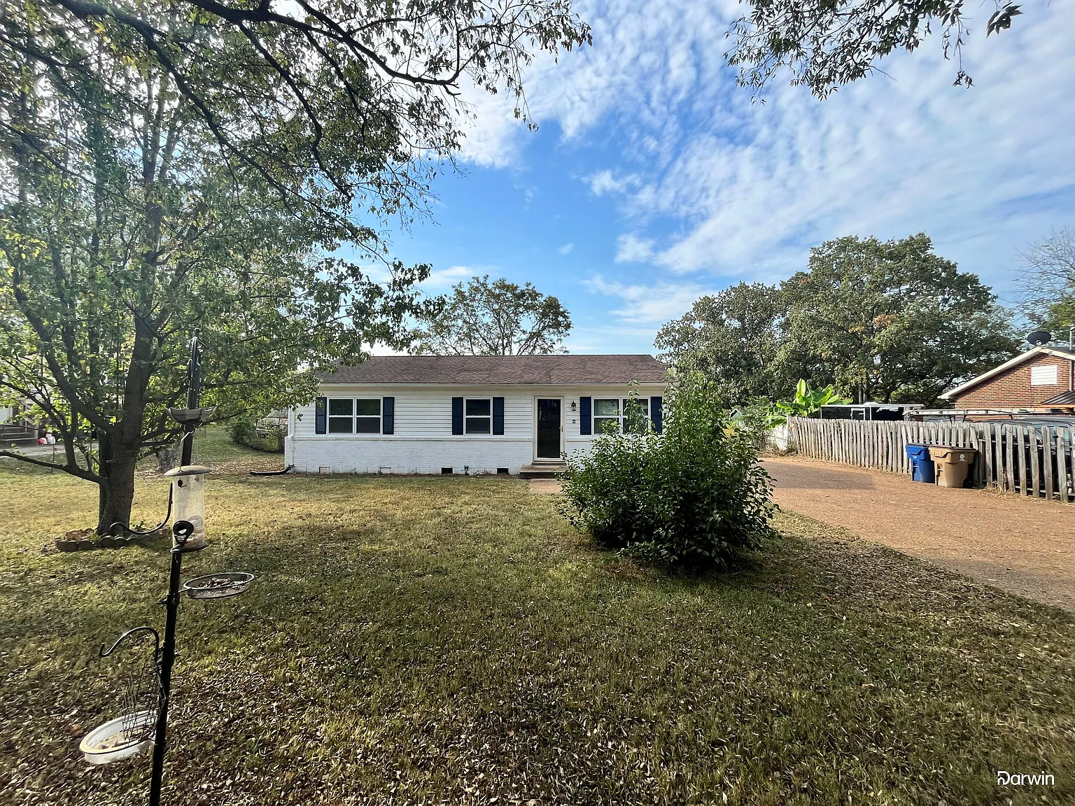 3 bed, 2.0 bath, 1000 sqft, $1,955 — Photo 2