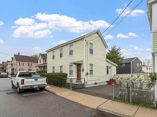 36 North St, Lowell, MA 01852