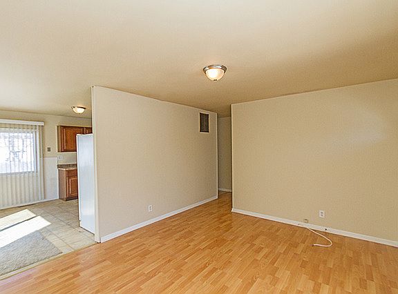 5th image of 130 E Streamwood Blvd