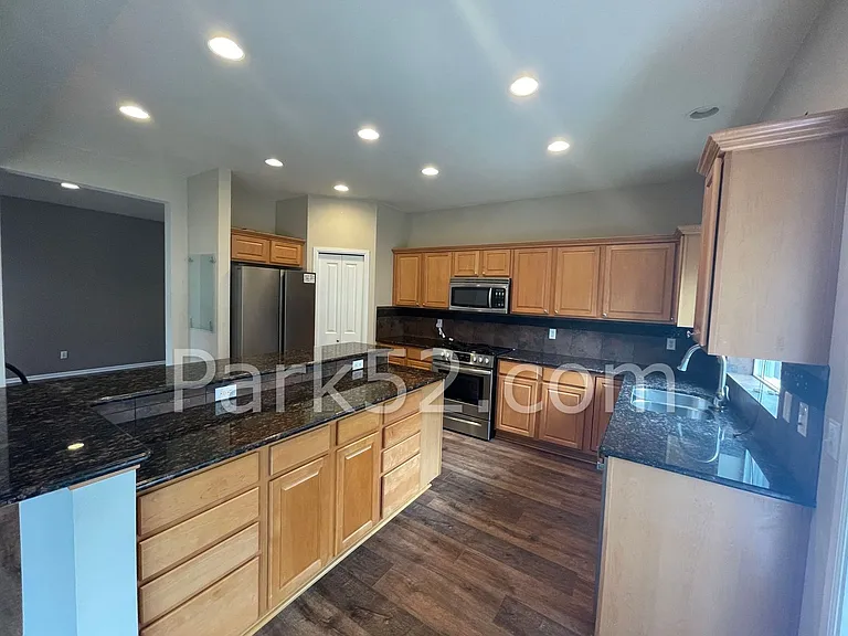 6418 41st St E — Photo 5