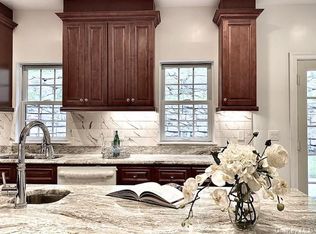 223 Sprain Rd, Scarsdale, NY 10583