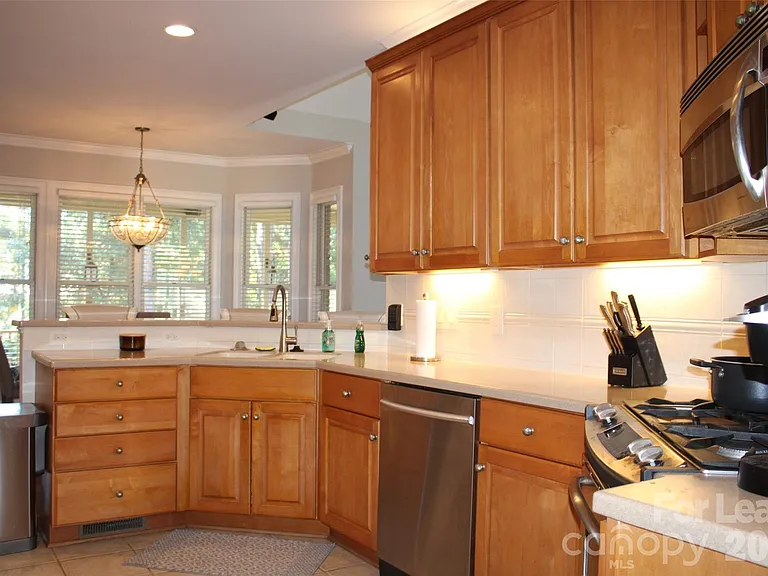 17404 Summer Place Dr — Photo 3