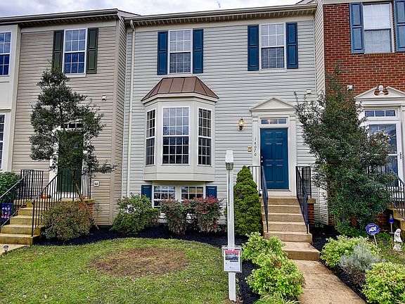 3rd image of 14070 Darkwood Cir