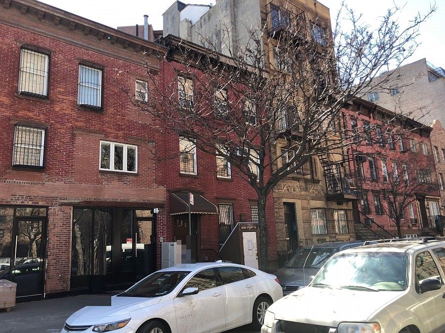 2nd image of 220 Division Ave