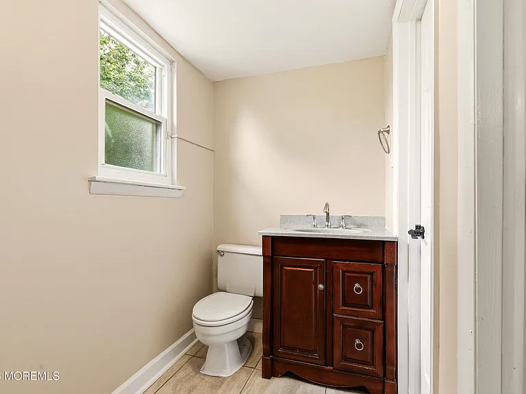 1029 Lucy Ln — Photo 16
