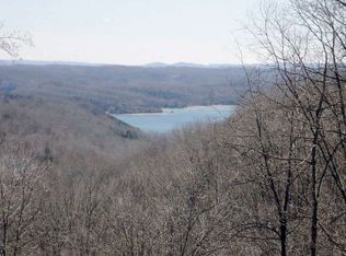 1707 Holly Creek Rd, Celina, TN 38551