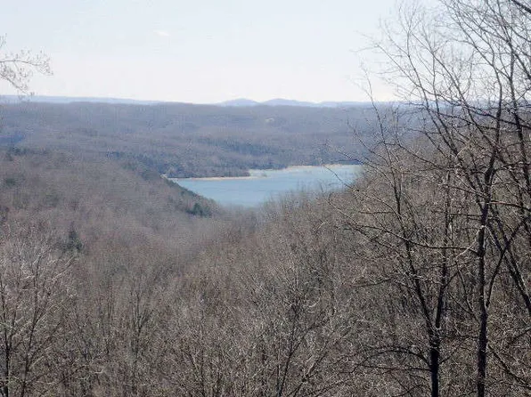 1707 Holly Creek Rd, Celina, TN 38551