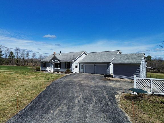 3rd image of 183 Country Club Road