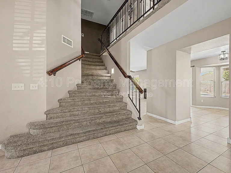 3236 E Hiddenview Dr — Photo 9