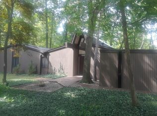 4460 Patrick Rd, West Bloomfield, MI 48322