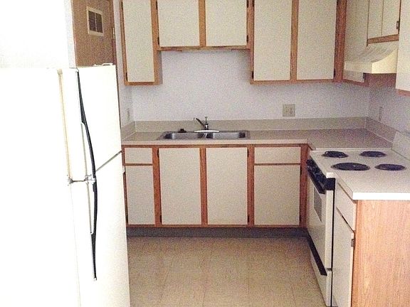 3rd image of 1930 Aaron Dr APT C