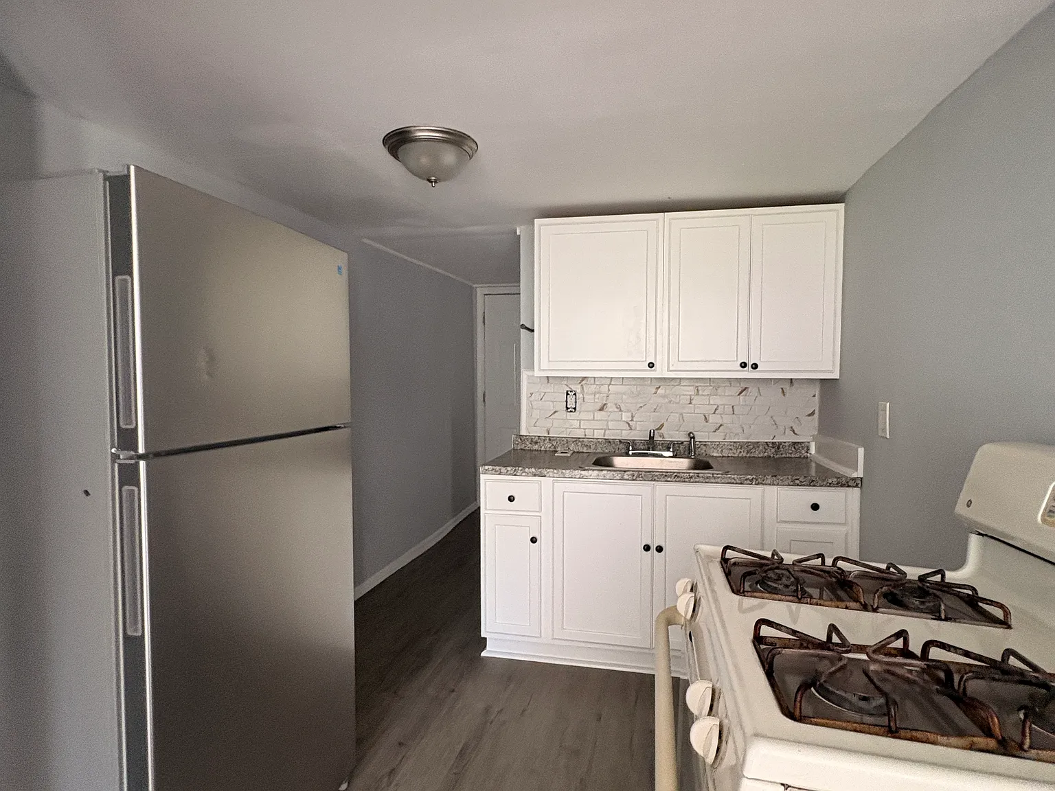 2 bed, 1092 sqft, $2,100 — Photo 3