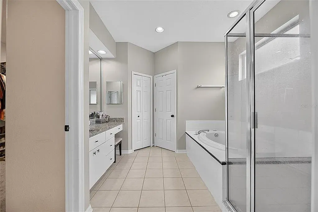 4 bed, 2349 sqft, $2,995 — Photo 2
