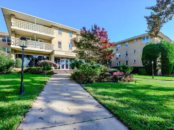 490 Atlantic Avenue #105, East Rockaway, NY 11518