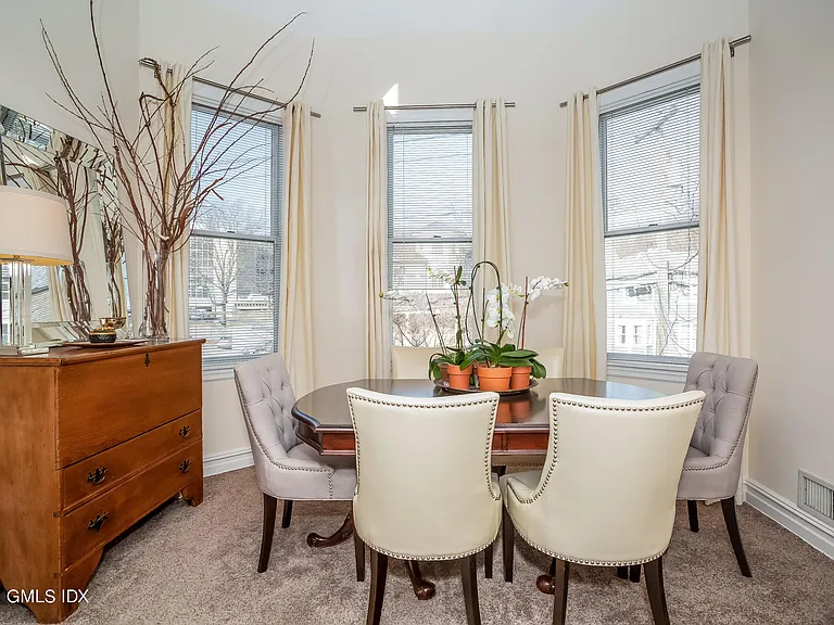12 Lexington Ave #2 — Photo 4