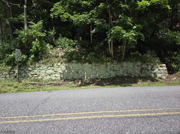 178 Lakeside Dr, Liberty Twp., NJ 07823