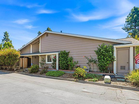 2nd image of 2402 Heathrow Ln