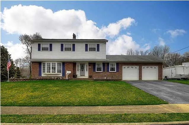 33 Westbrook Rd photo 1