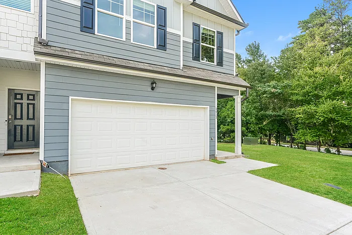3 bed, 2.5 bath, 1968 sqft, $2,195 — Photo 2