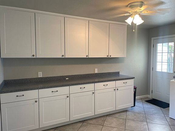 3rd image of 4073 Potomac Ave