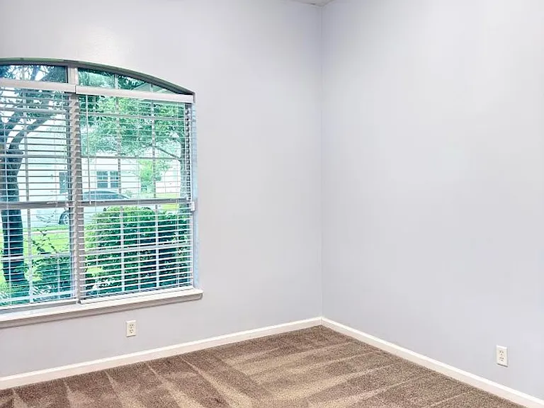 116 Boatsman Way — Photo 4