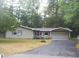 1373 E Lincoln St, East Tawas, MI 48730