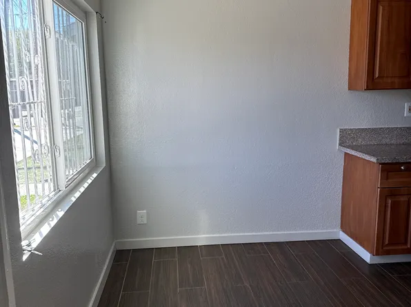231 E Johnson St #B, Compton, CA 90220