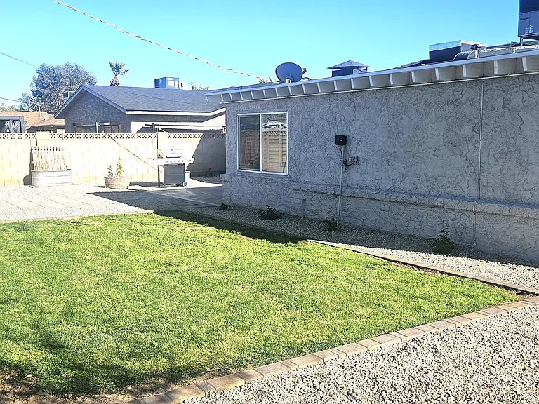 7426 E Holly St — Photo 27