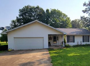 1225 E 2200 North Rd, Mansfield, IL 61854