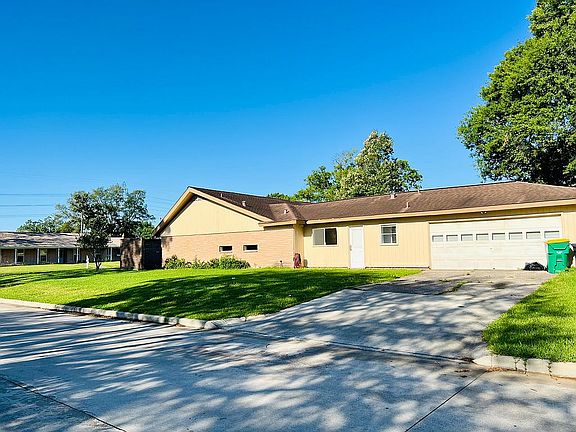 2nd image of 5000 Ashwood Dr