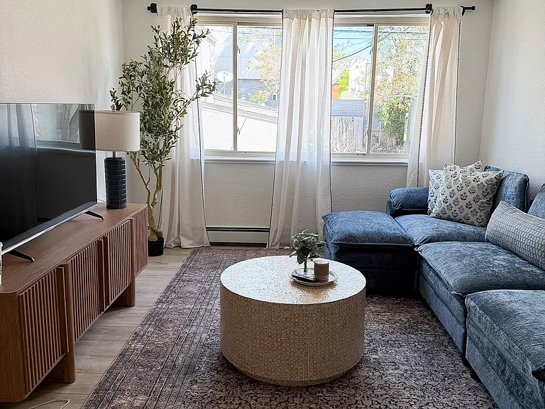 2526 N Clay St #11 — Photo 2