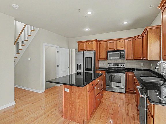 3rd image of 5229 Stapleton Dr