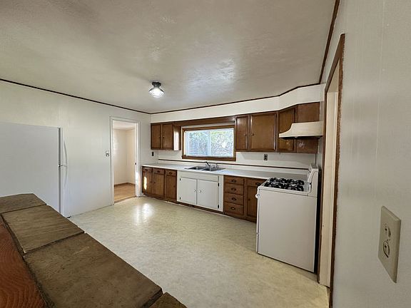3rd image of 417 S Grant Ave