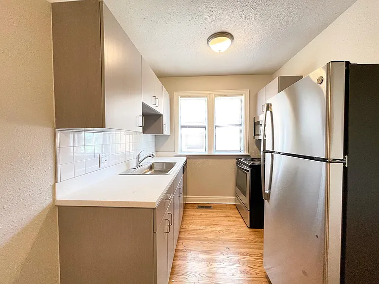 835 East Dr #6 — Photo 6