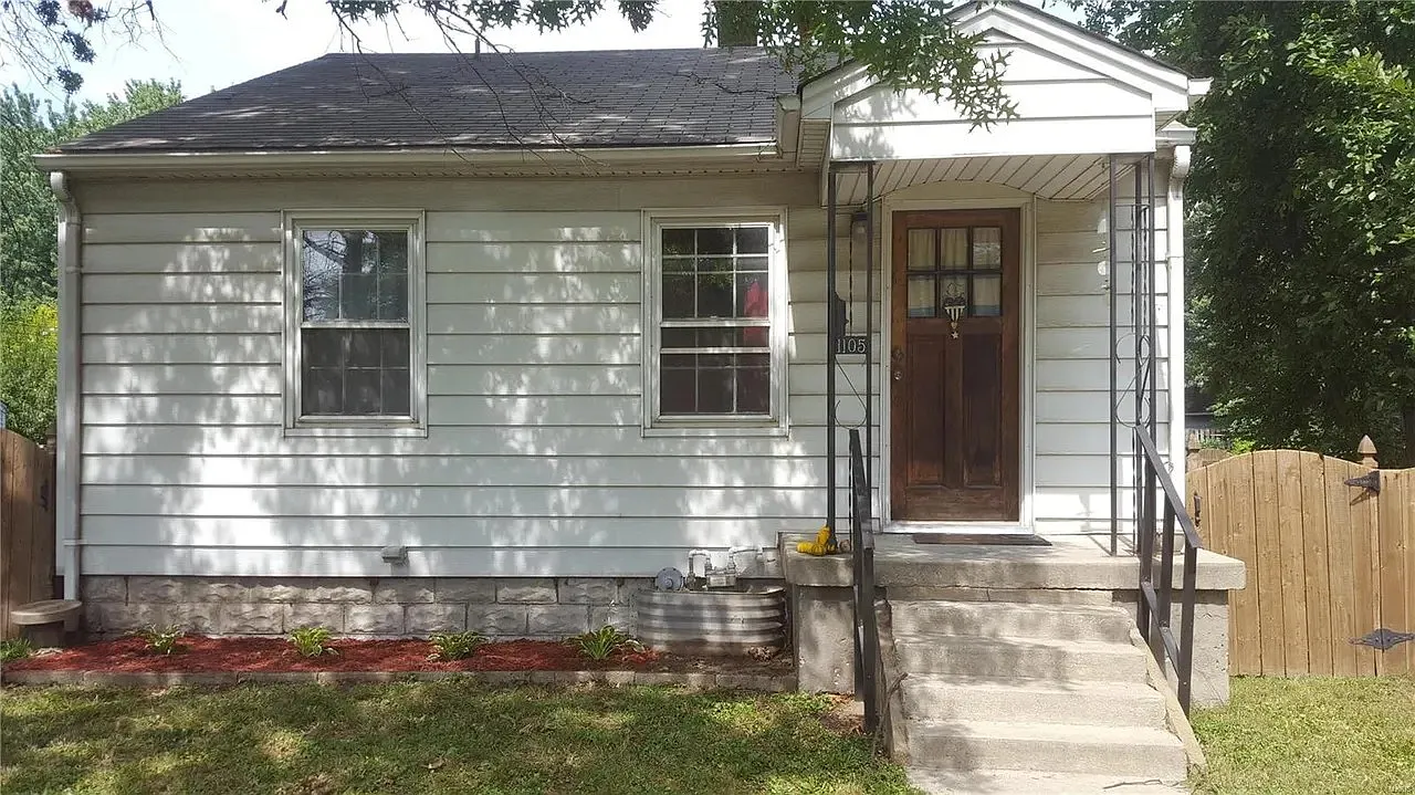 1105 Veterans Pkwy photo 1