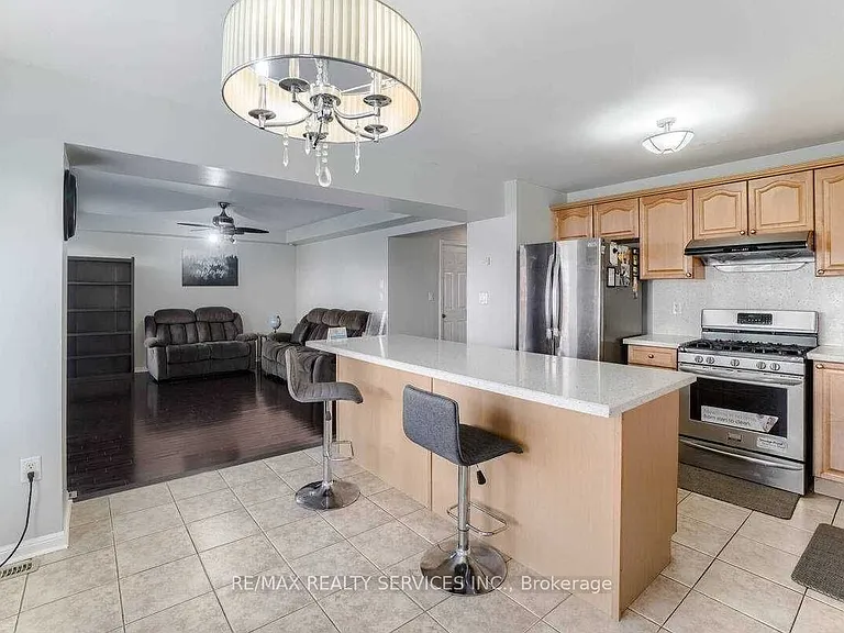 16 Ollie Ave — Photo 11