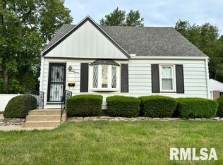 1411 Earl St, Pekin, IL 61554